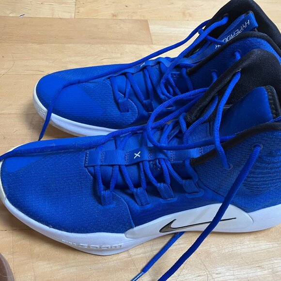 Nike Hyperdunks - Picture 1 of 6